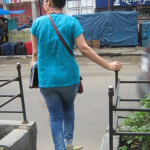 Median break as informal pedestrian crossing