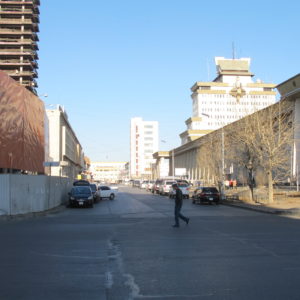 No foot path, no pedestrian crossing_UB_April2011_MK